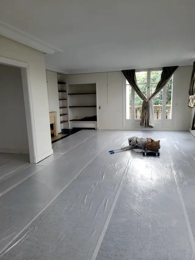 Chantier intérieur protégé avant travaux
